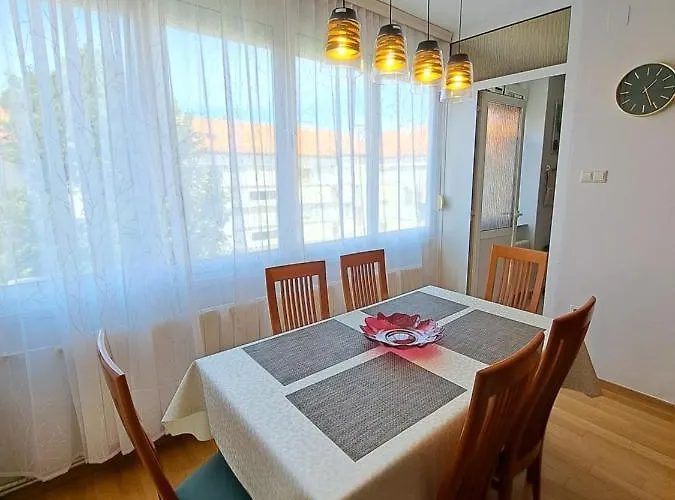 Apartment Iadera *
